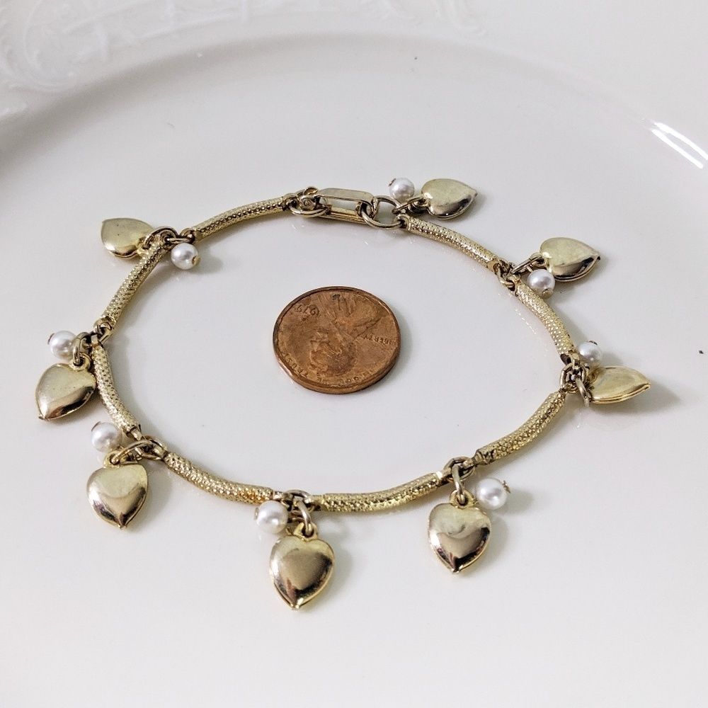 🌜3 for $25🌛Gold Tone Heart Locket Bracelet Pearl